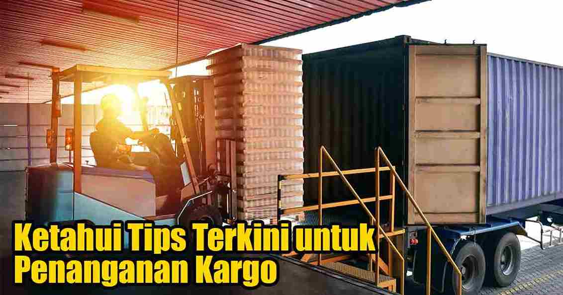 Ilustrasi penanganan cargo dari truk di loading dock