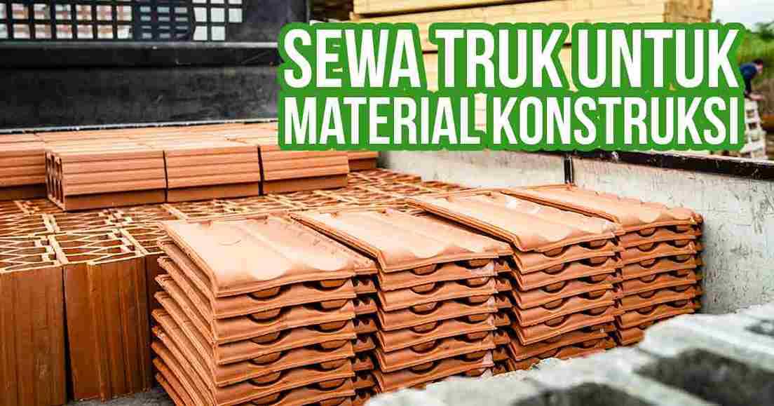 Tumpukan genteng material konstruksi tertata rapi di bak truk, siap dikirim untuk kebutuhan proyek konstruksi menggunakan layanan Deliveree.