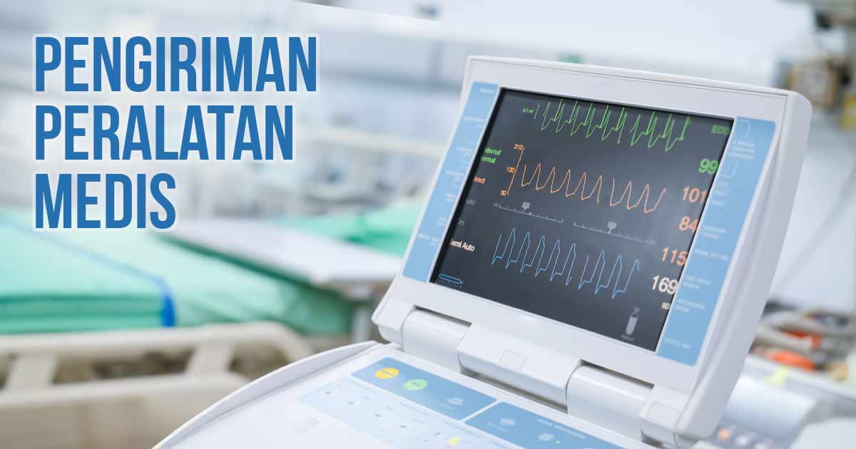 Monitor medis menampilkan data vital pasien dengan latar belakang tempat tidur rumah sakit, bertuliskan "Pengiriman Peralatan Medis."