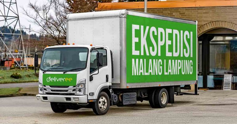 Truk ekspedisi Malang-Lampung dengan logo Deliveree."