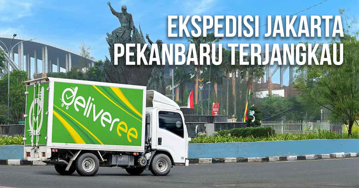 Truk Deliveree melintas di jalan dengan latar belakang patung ikonik Pekanbaru dan tulisan "Ekspedisi Jakarta Pekanbaru Terjangkau."